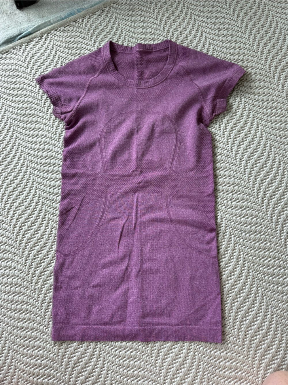 Lululemon Swifty Tech Short Sleeve shirt - plum purple